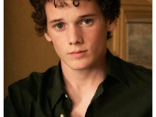 Anton Viktorovich Yelchin 8