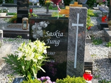 Saskia Jung 43